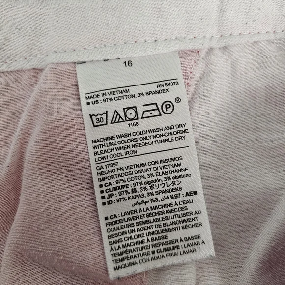 Old Navy Chino Shorts Women's Plus Size 16 Dark Pink - Picture 4 of 4